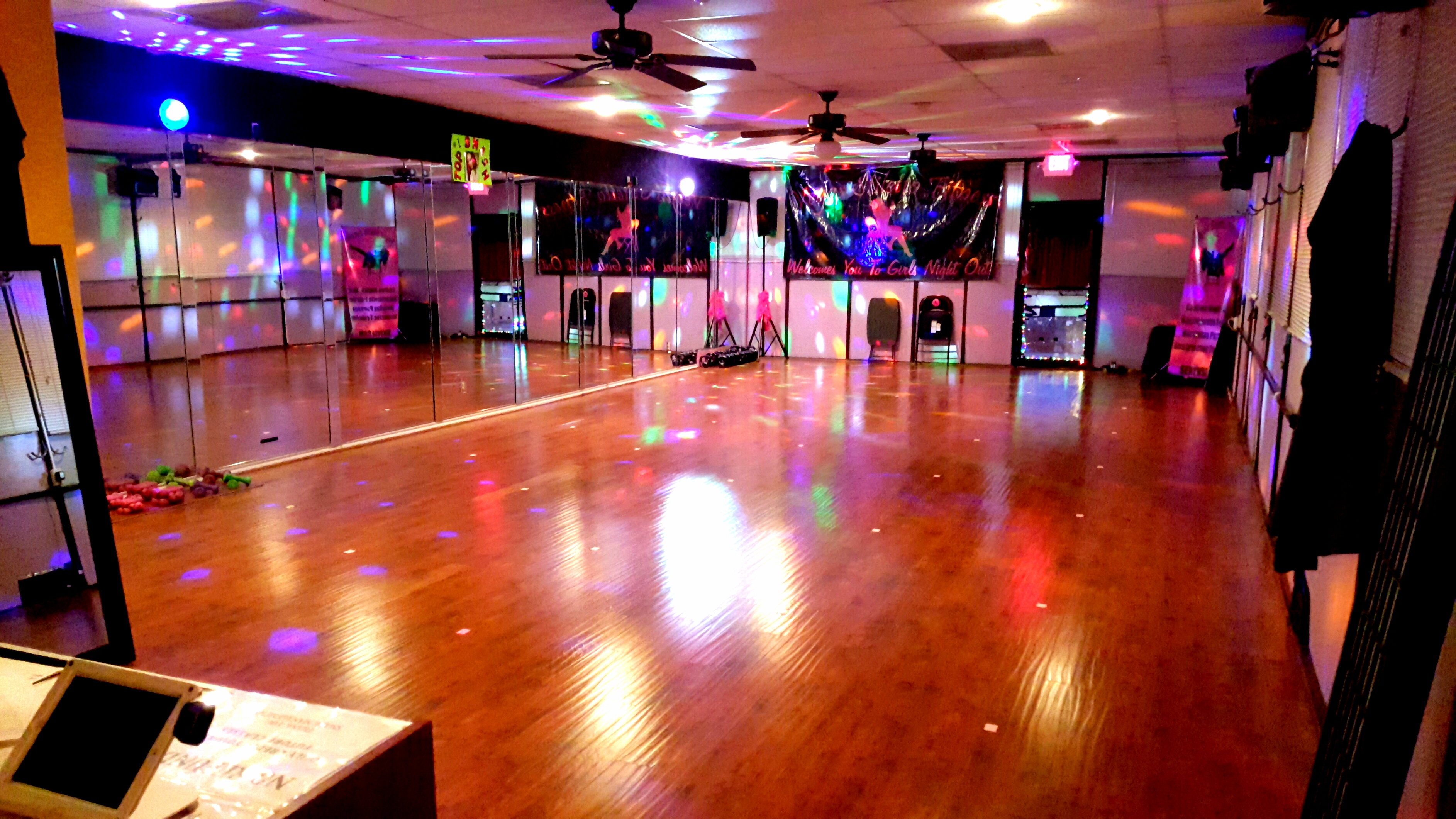 An early SMASH dance floor ready for class